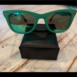 Ray ban Wayfarer green/black sunglasses